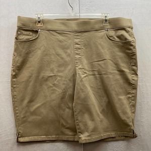 Gloria Vanderbilt Tan Bermuda Shorts